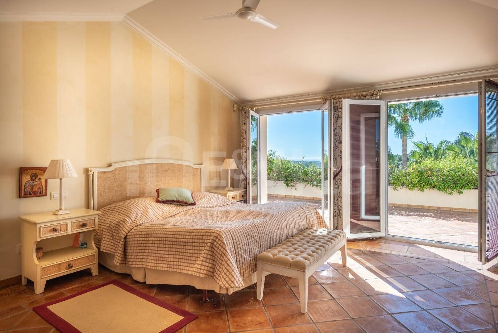 Penthouse dúplex en una prestigiosa comunidad de golf en primera línea con vistas espectaculares