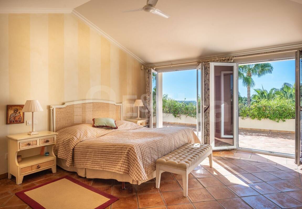 Duplex Penthouse med spektakulär Utsikt över Prestigeious Golf Area med stor potential