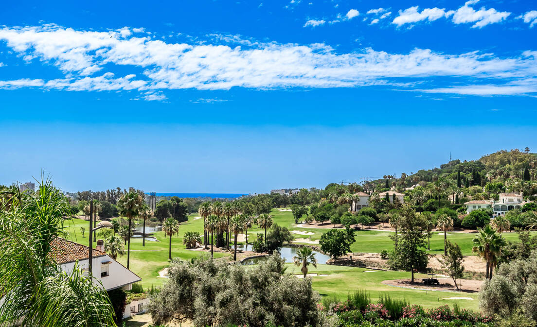 Duplex penthouse in a most prestigious Frontline golf community with spectacular views