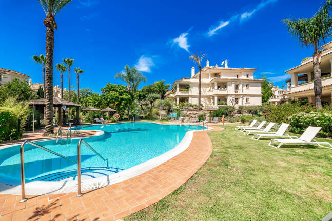 Duplex Penthouse med spektakulär Utsikt över Prestigeious Golf Area med stor potential