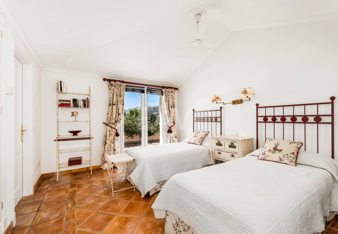 Duplex Penthouse med spektakulär Utsikt över Prestigeious Golf Area med stor potential