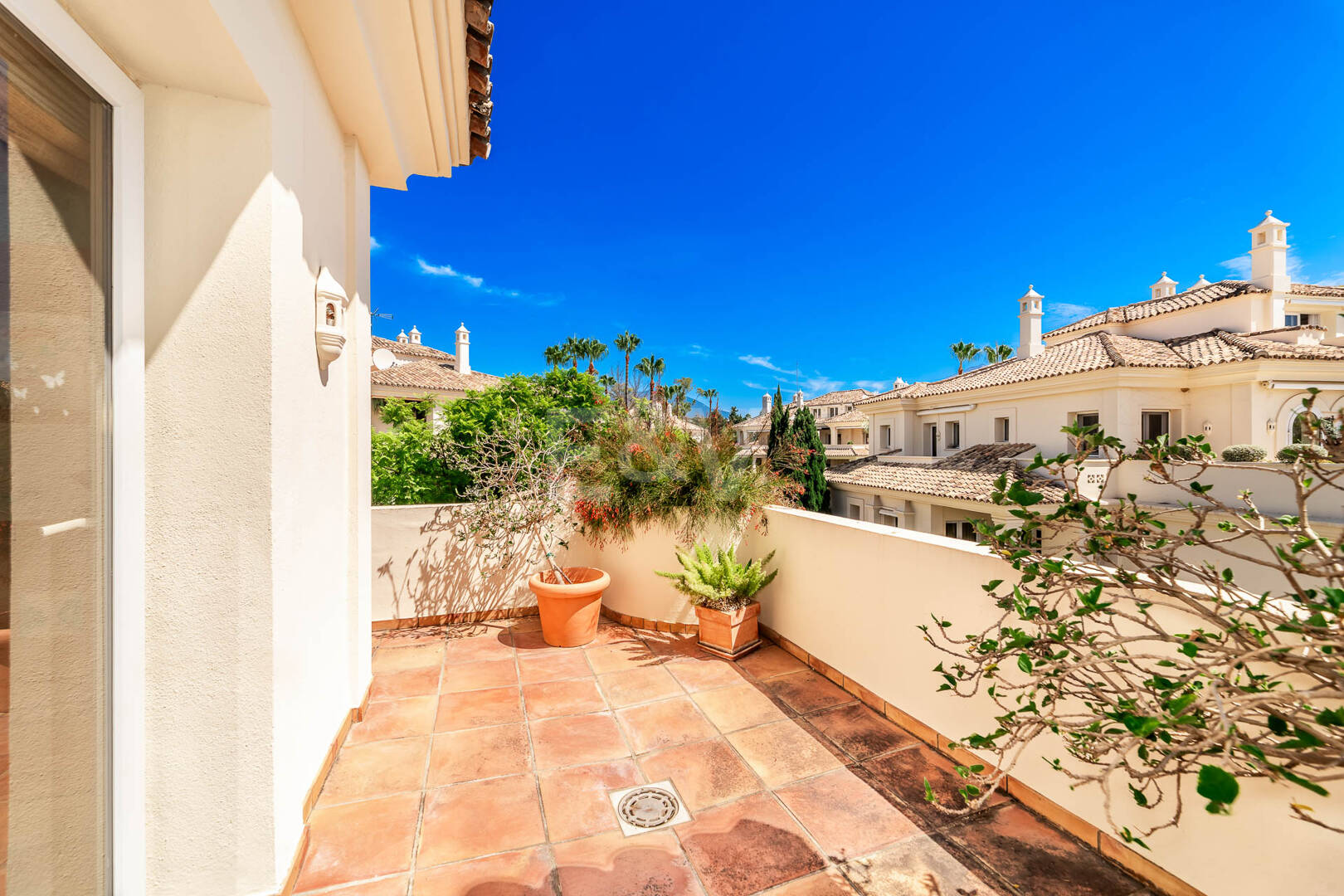 Penthouse dúplex en una prestigiosa comunidad de golf en primera línea con vistas espectaculares