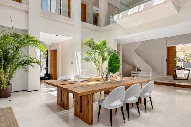 Spektakuläre Villa in La Zagaleta mit atemberaubender Aussicht