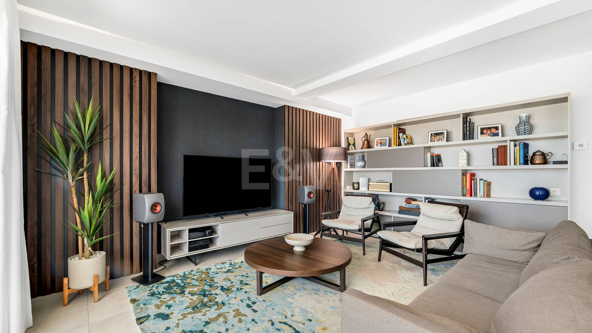 Elegant Duplex Penthouse with Beautiful Sea Views in Sought-After Gated Community