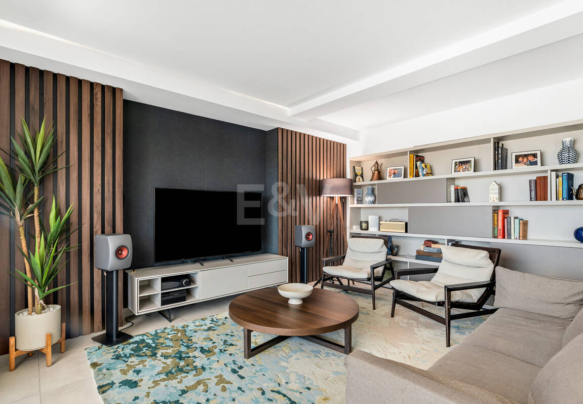 Elegant Duplex Penthouse with Beautiful Sea Views in Sought-After Gated Community