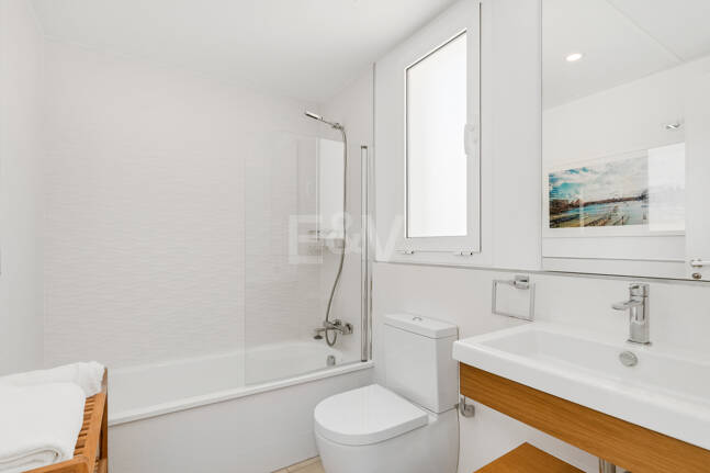 Elegant Duplex Penthouse with Beautiful Sea Views in Sought-After Gated Community