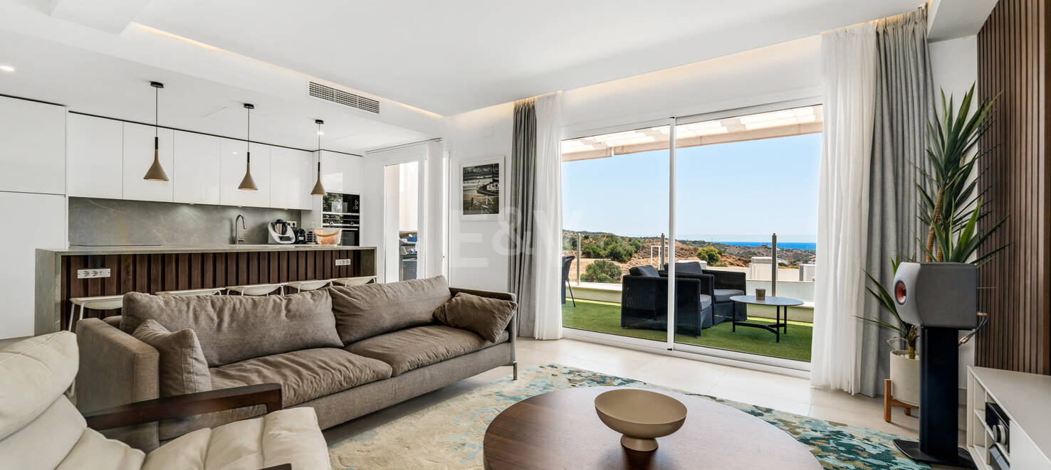 Elegant Duplex Penthouse with Beautiful Sea Views in Sought-After Gated Community
