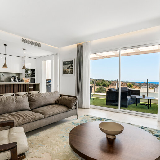 Elegant Duplex Penthouse in Altos de Los Monteros