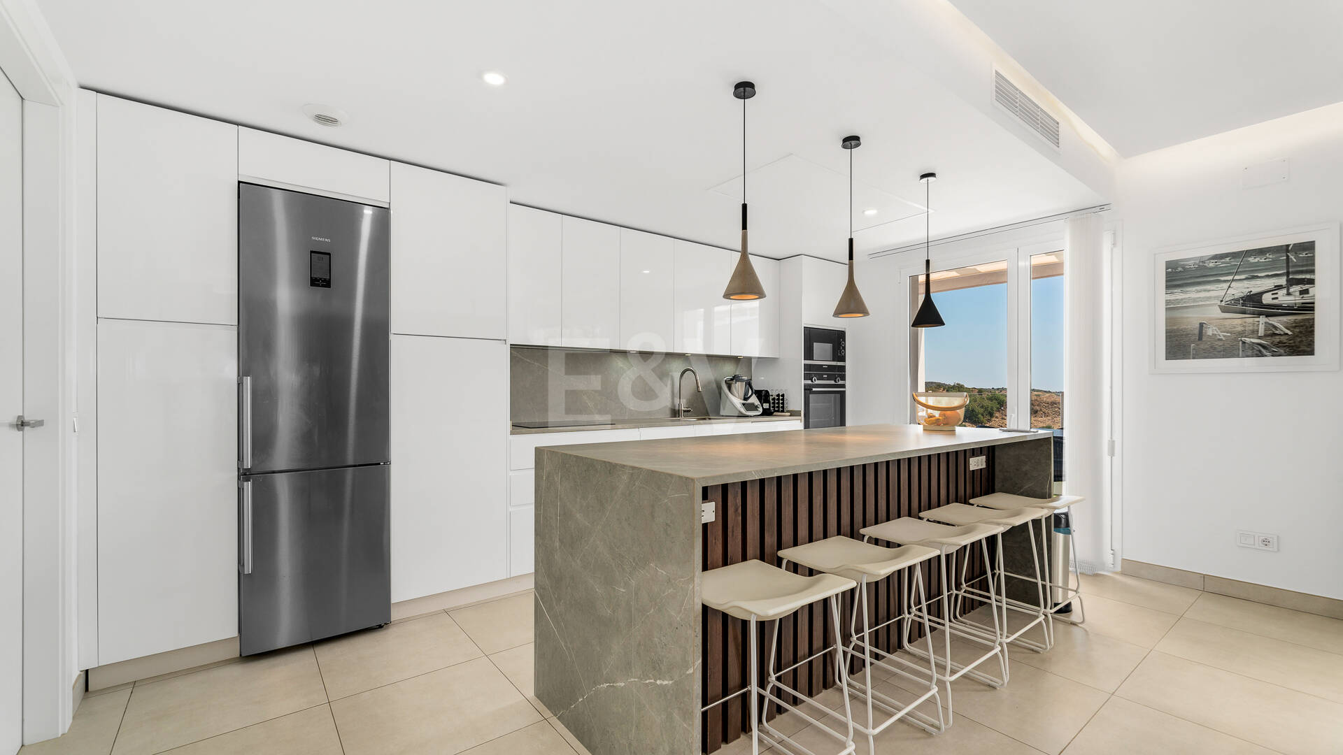 Elegant Duplex Penthouse with Beautiful Sea Views in Sought-After Gated Community