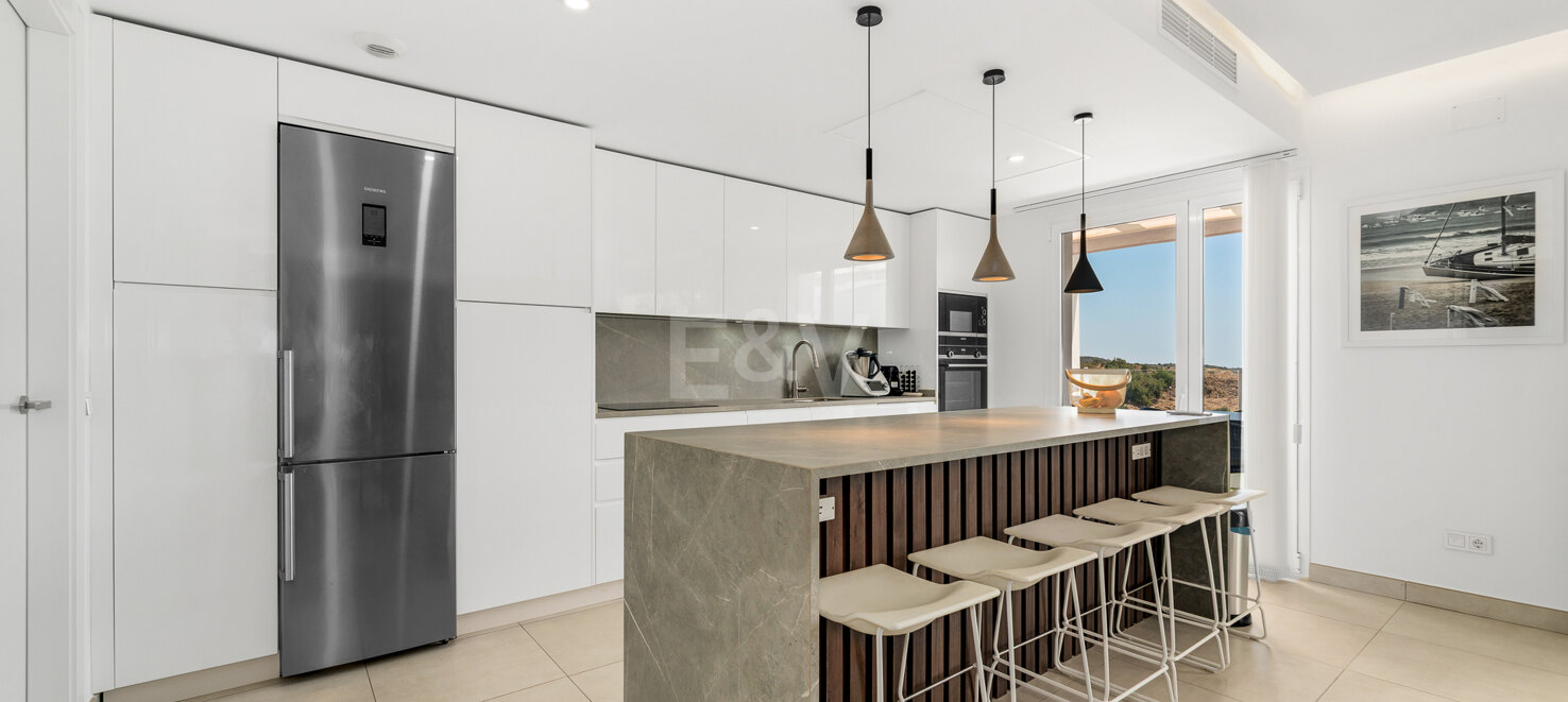 Elegant Duplex Penthouse in Altos de Los Monteros