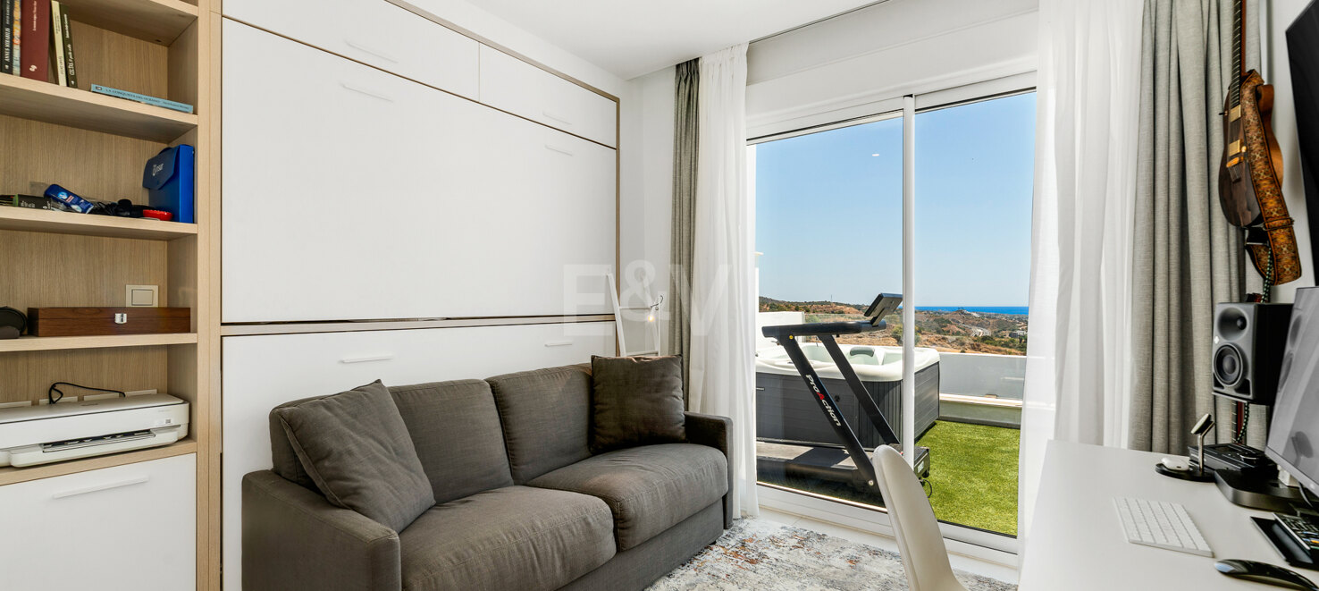 Elegant Duplex Penthouse in Altos de Los Monteros