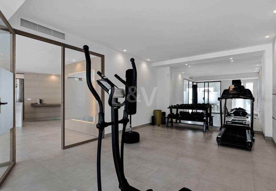 Elegant Duplex Penthouse with Beautiful Sea Views in Sought-After Gated Community