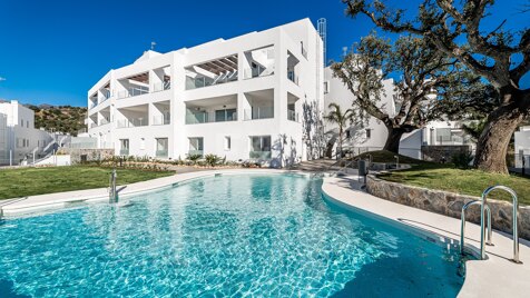 Elegante ático dúplex con hermosas vistas al mar en una prestigiosa comunidad privada