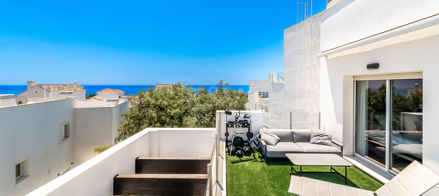 Elegant Duplex Penthouse in Altos de Los Monteros