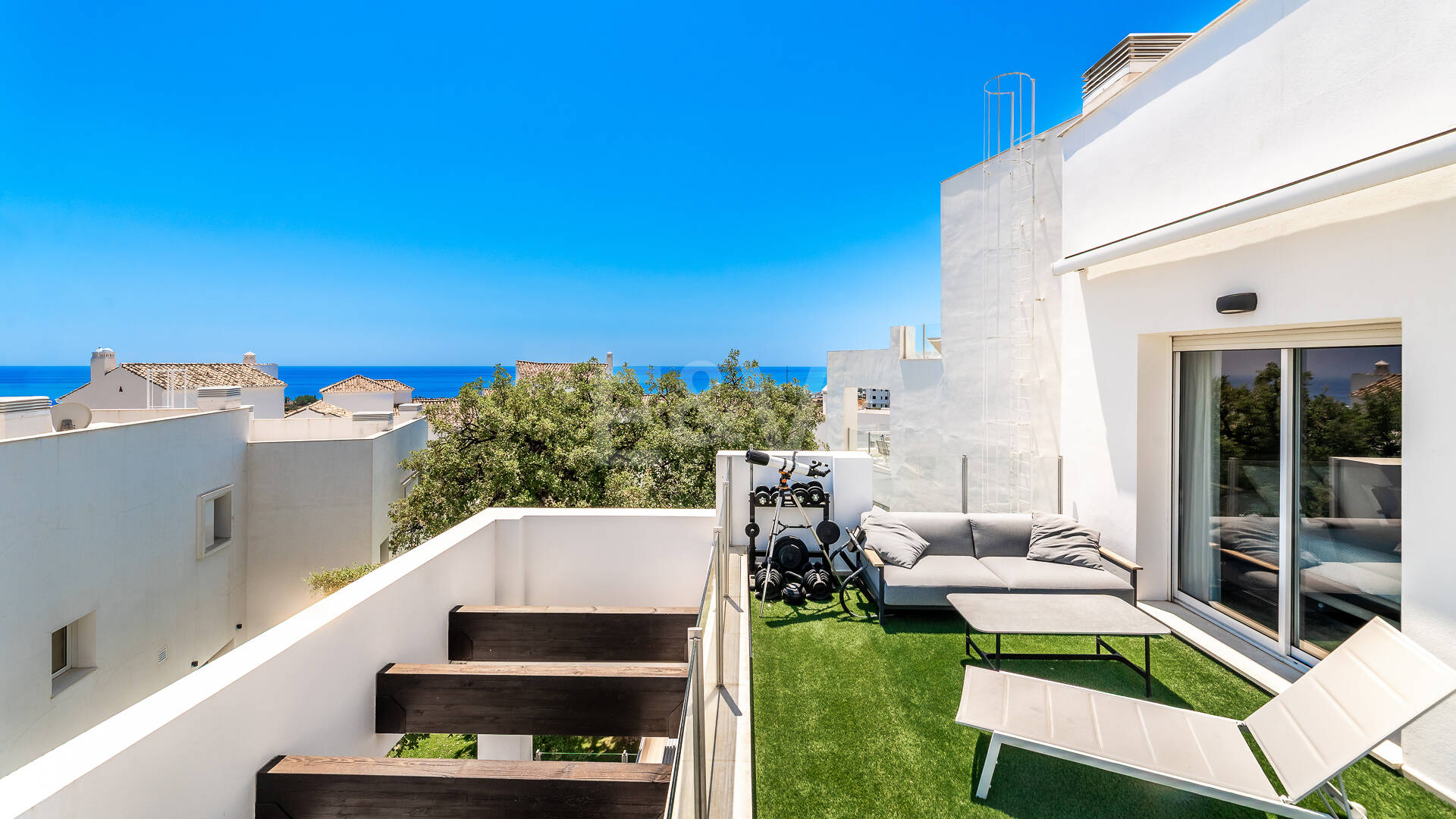 Elegant Duplex Penthouse with Beautiful Sea Views in Sought-After Gated Community