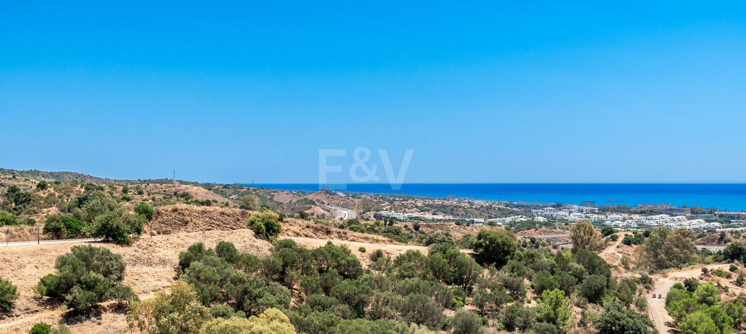 Elegant Duplex Penthouse in Altos de Los Monteros