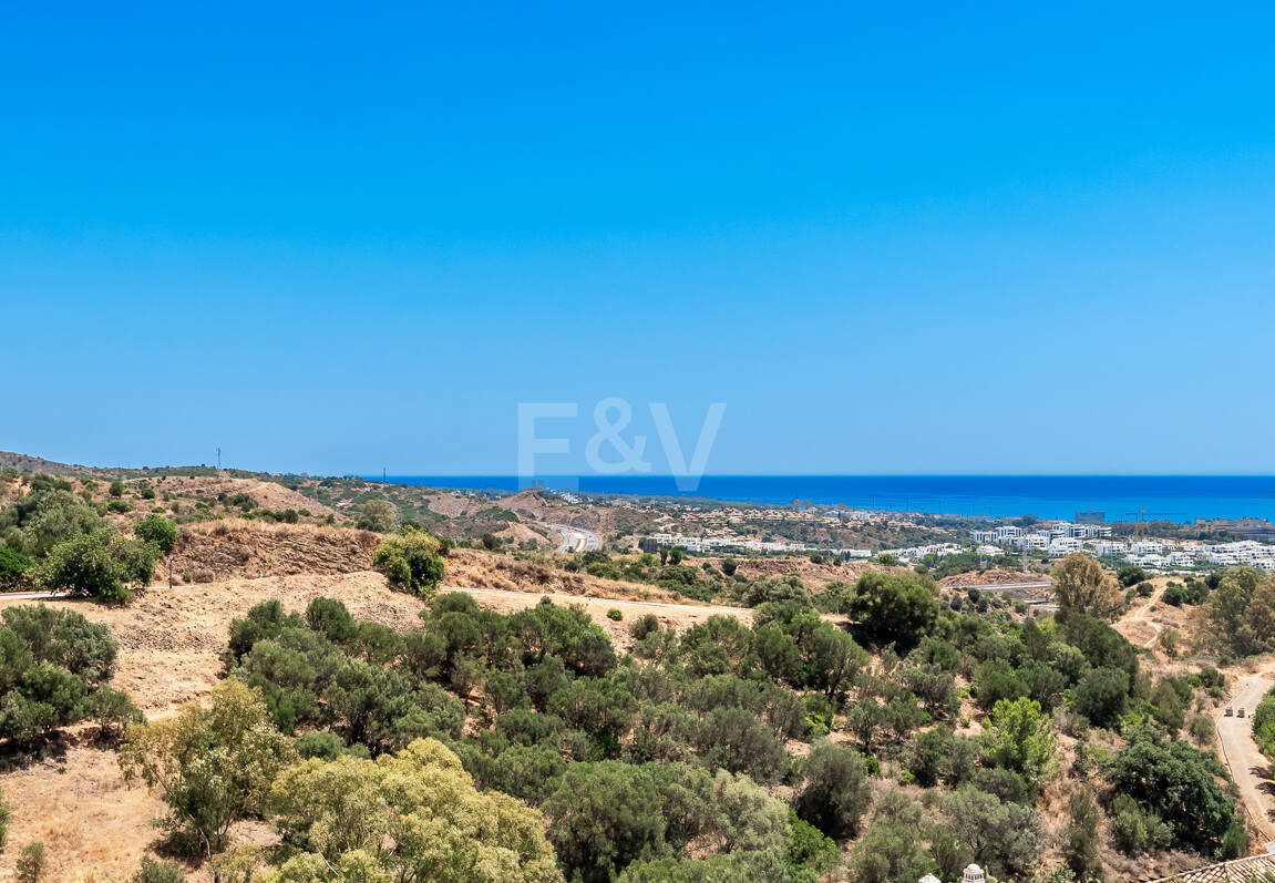 Elegant Duplex Penthouse with Beautiful Sea Views in Sought-After Gated Community