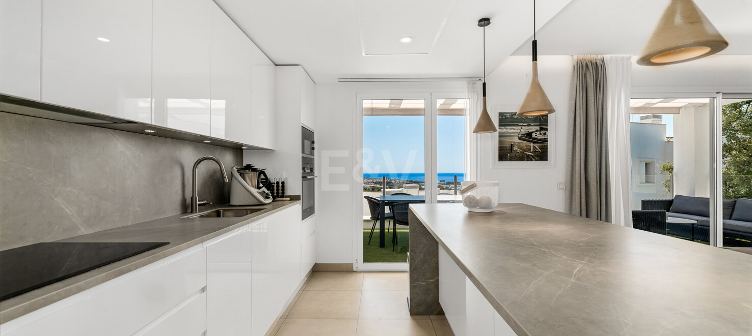 Elegant Duplex Penthouse in Altos de Los Monteros