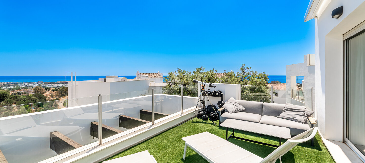 Elegant Duplex Penthouse in Altos de Los Monteros