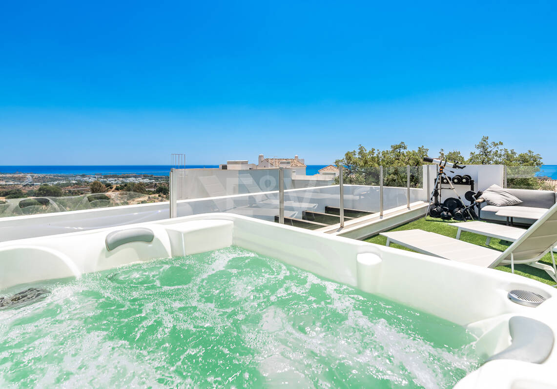 Elegantes Duplex-Penthouse mit wunderschönem Meerblick in begehrter Wohnanlage