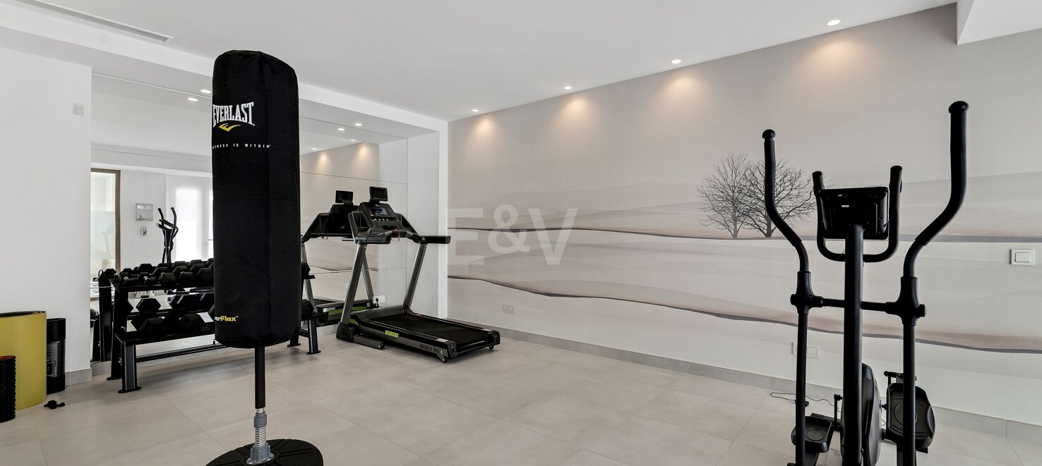 Elegante ático dúplex en Altos de Los Monteros