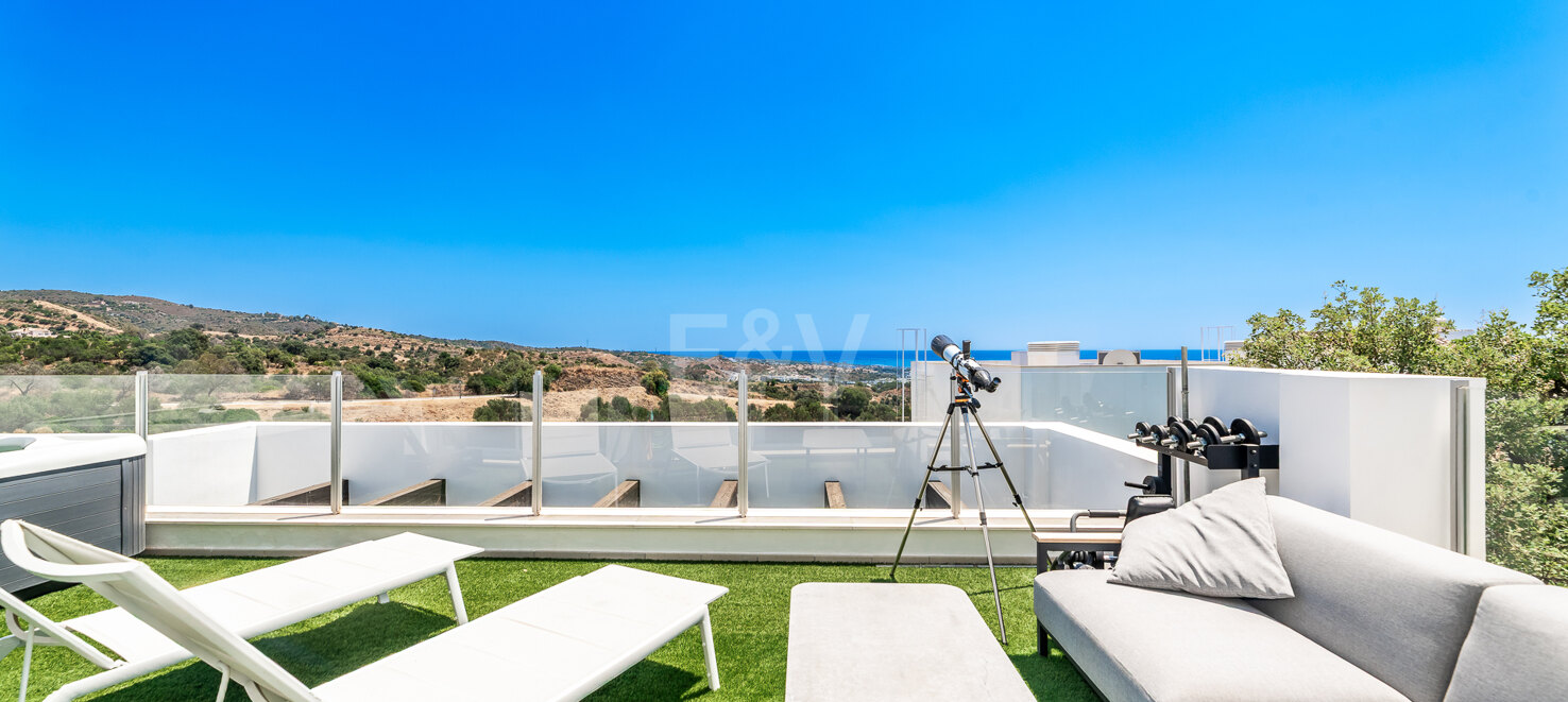 Elegant Duplex Penthouse in Altos de Los Monteros
