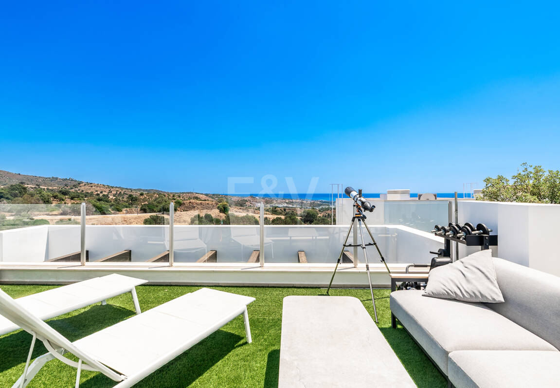 Elegant Duplex Penthouse with Beautiful Sea Views in Sought-After Gated Community