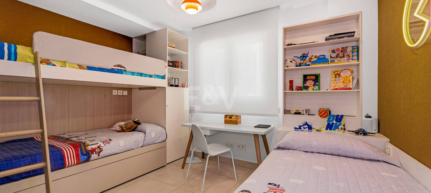 Elegant Duplex Penthouse with Beautiful Sea Views in Sought-After Gated Community