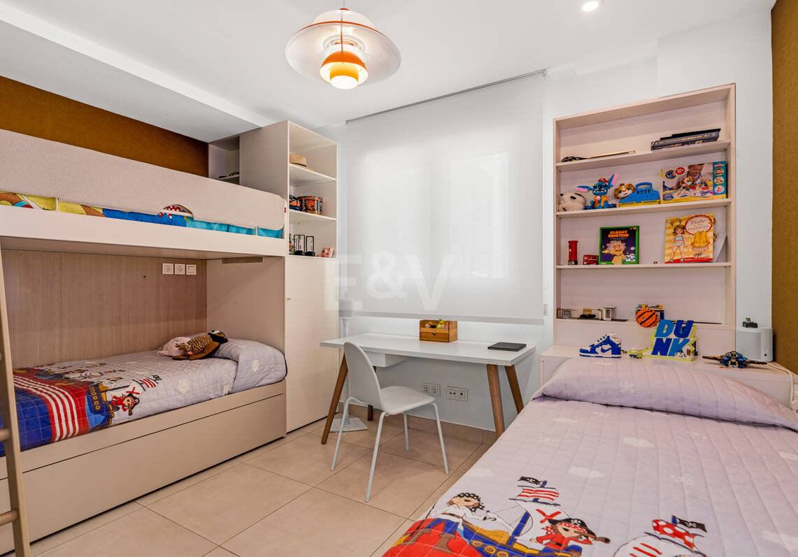 Elegantes Duplex-Penthouse mit wunderschönem Meerblick in begehrter Wohnanlage