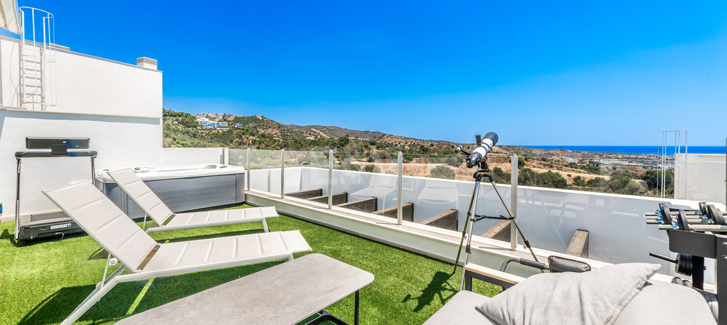 Elegant Duplex Penthouse in Altos de Los Monteros