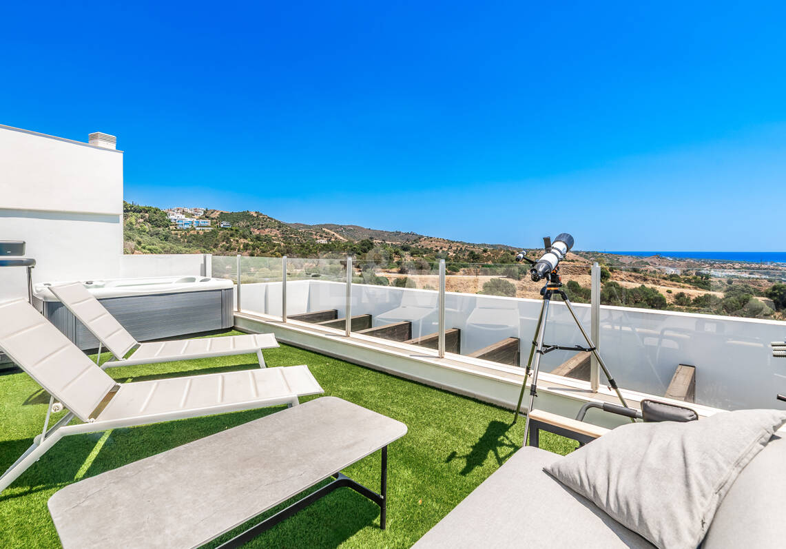 Elegantes Duplex-Penthouse mit wunderschönem Meerblick in begehrter Wohnanlage