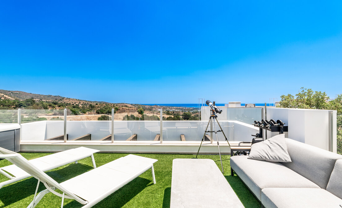Elegant Duplex Penthouse in Altos de Los Monteros