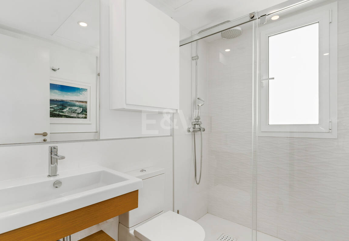 Elegant Duplex Penthouse with Beautiful Sea Views in Sought-After Gated Community