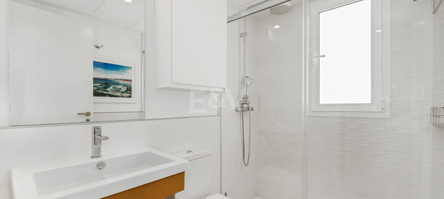 Elegant Duplex Penthouse with Beautiful Sea Views in Sought-After Gated Community