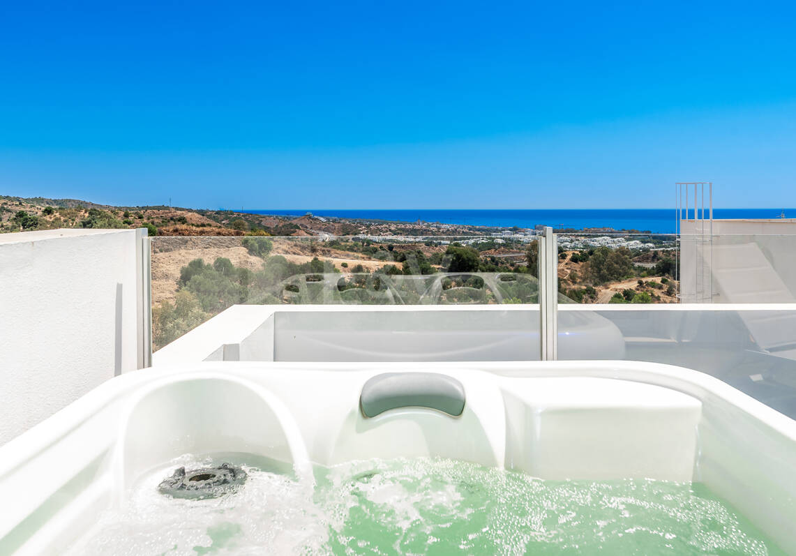 Elegantes Duplex-Penthouse mit wunderschönem Meerblick in begehrter Wohnanlage