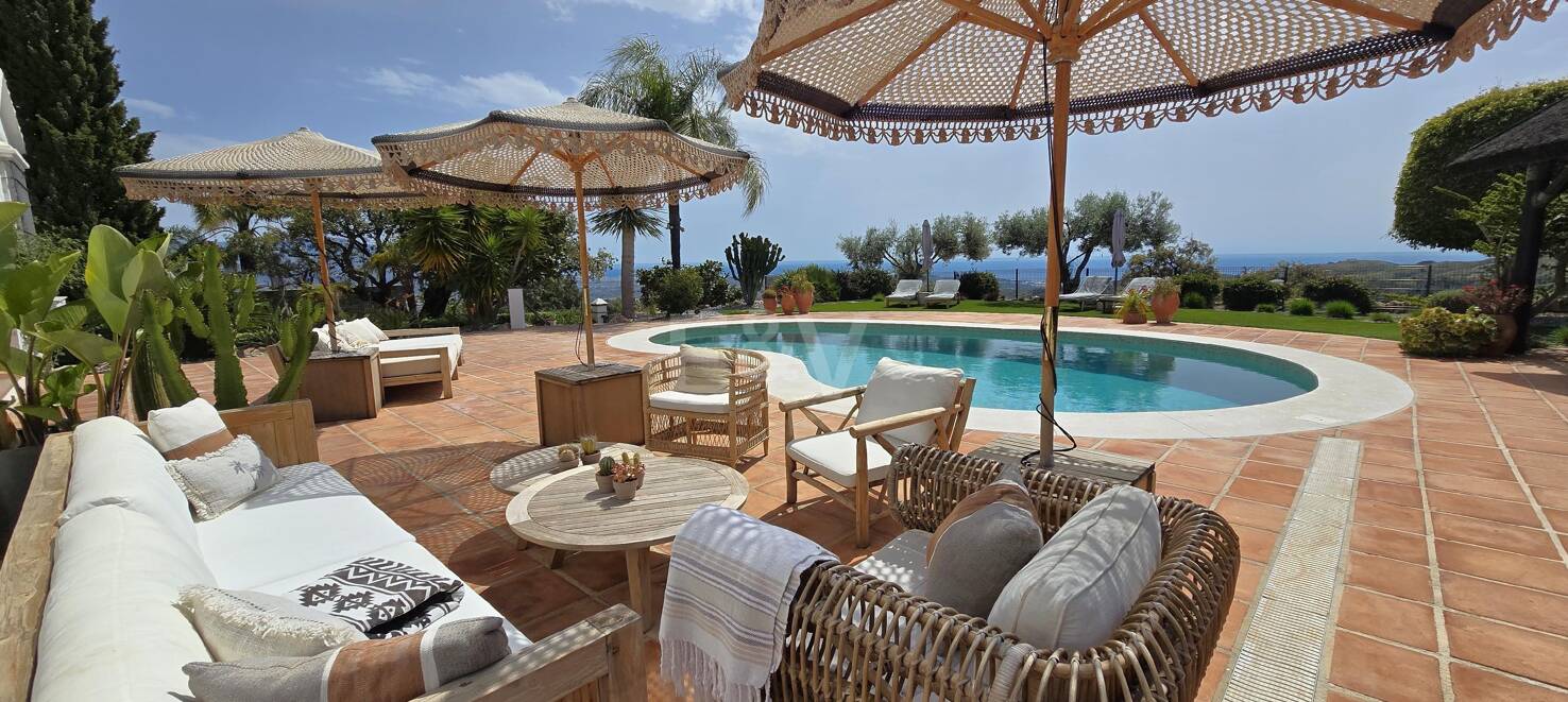 Villa med panoramautsikt över havet