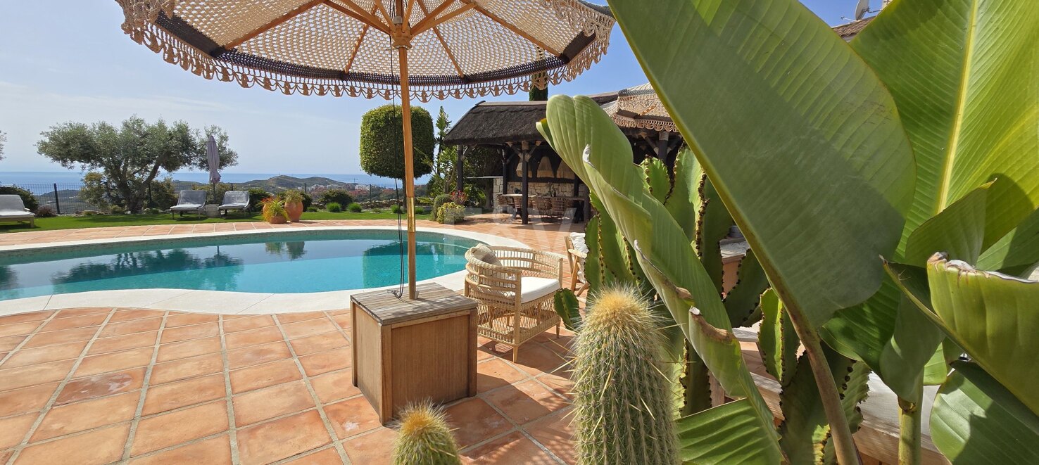 Villa with Panoramic Sea Views