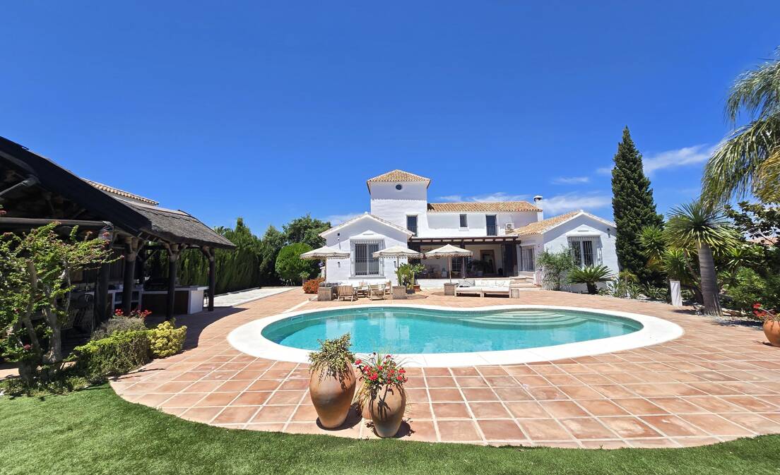 Villa with Panoramic Sea Views