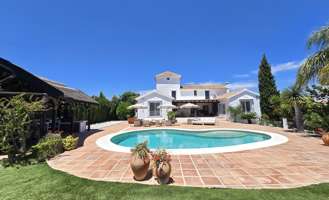 Villa with Panoramic Sea Views