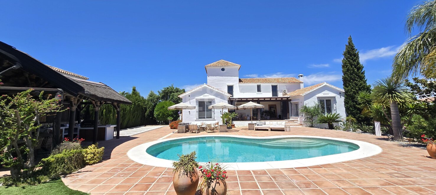 Villa with Panoramic Sea Views