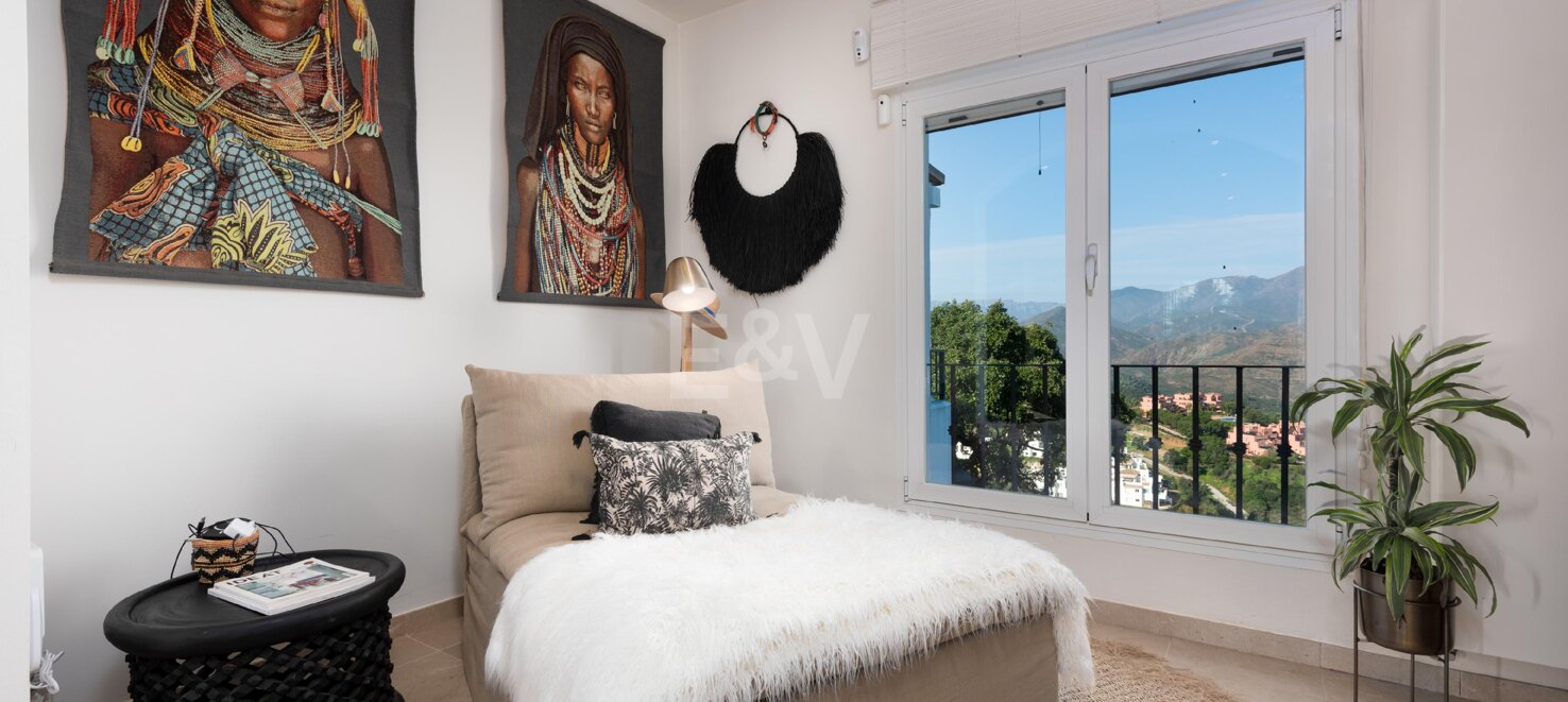 Villa with Panoramic Sea Views