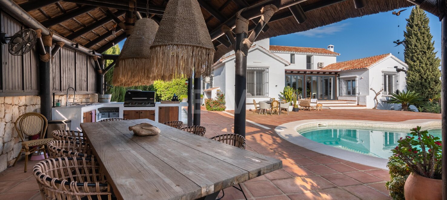 Villa with Panoramic Sea Views