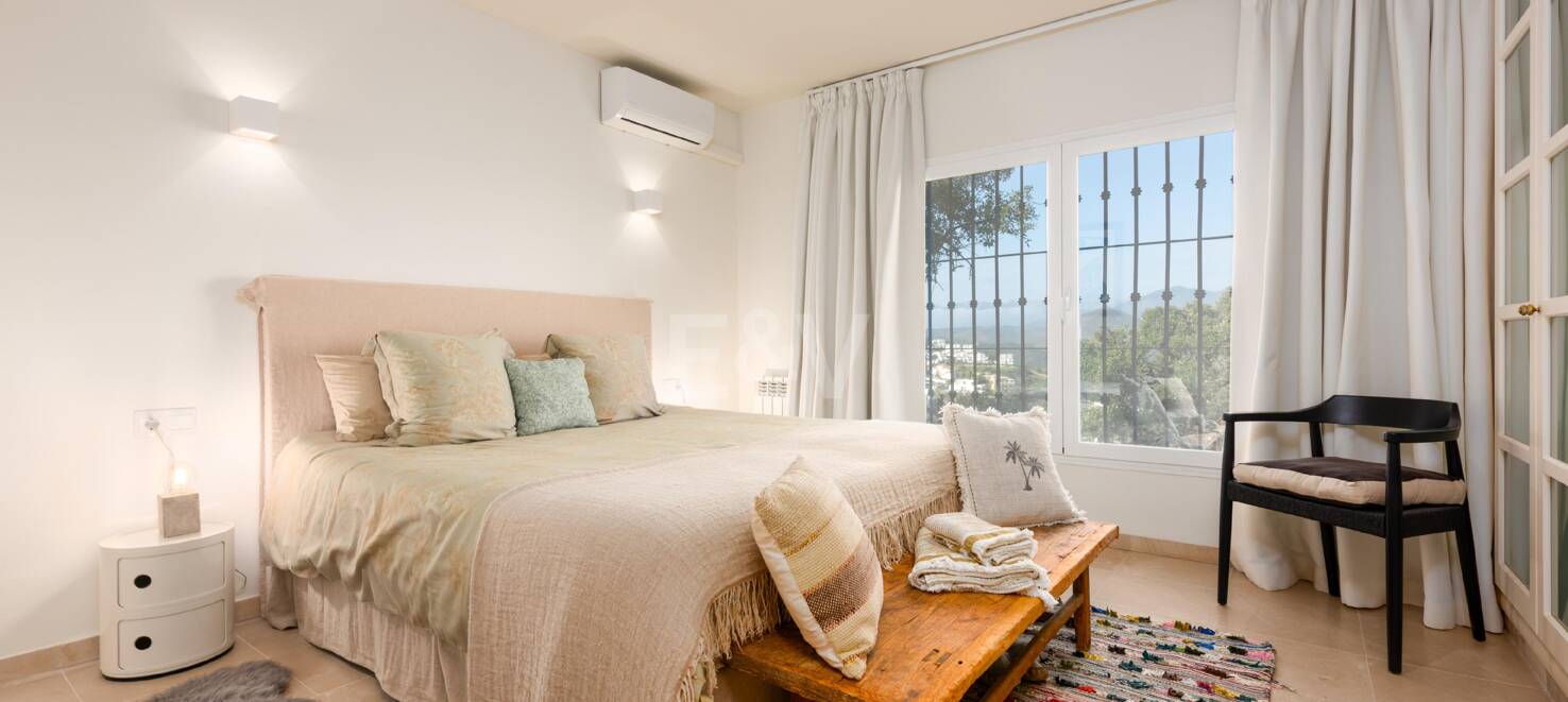 Villa med panoramautsikt över havet