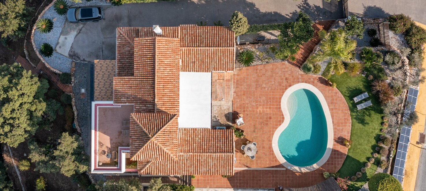 Villa with Panoramic Sea Views