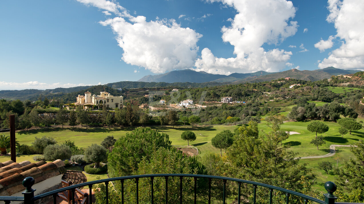 Exklusive Villa im Marbella Club Golf Resort mit Panoramablick