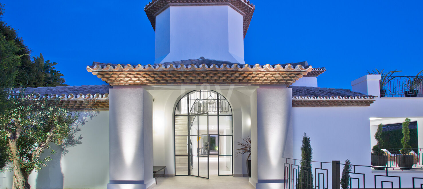 Modern andalusisk villa med havsutsikt i Nueva Andalucia