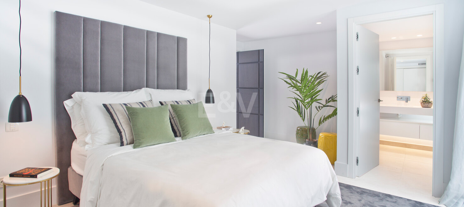 Modern andalusisk villa med havsutsikt i Nueva Andalucia