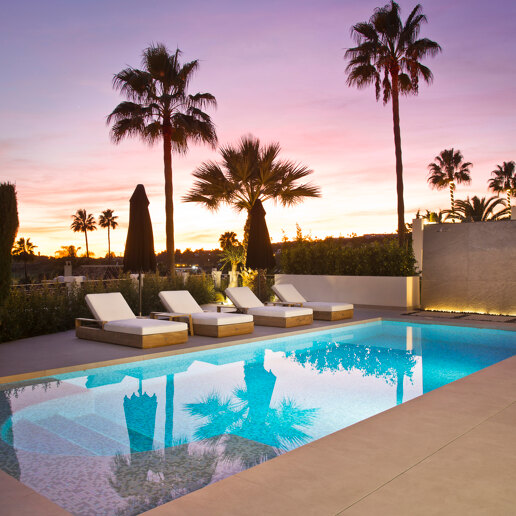 Modern andalusisk villa med havsutsikt i Nueva Andalucia