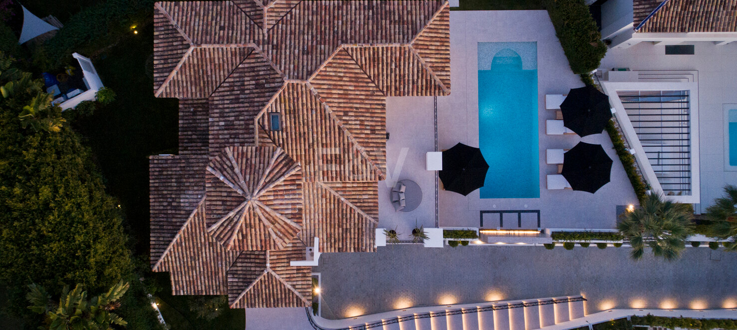 Modern andalusisk villa med havsutsikt i Nueva Andalucia