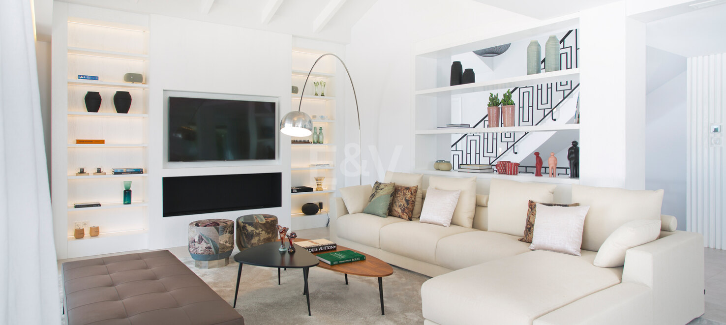 Modern andalusisk villa med havsutsikt i Nueva Andalucia